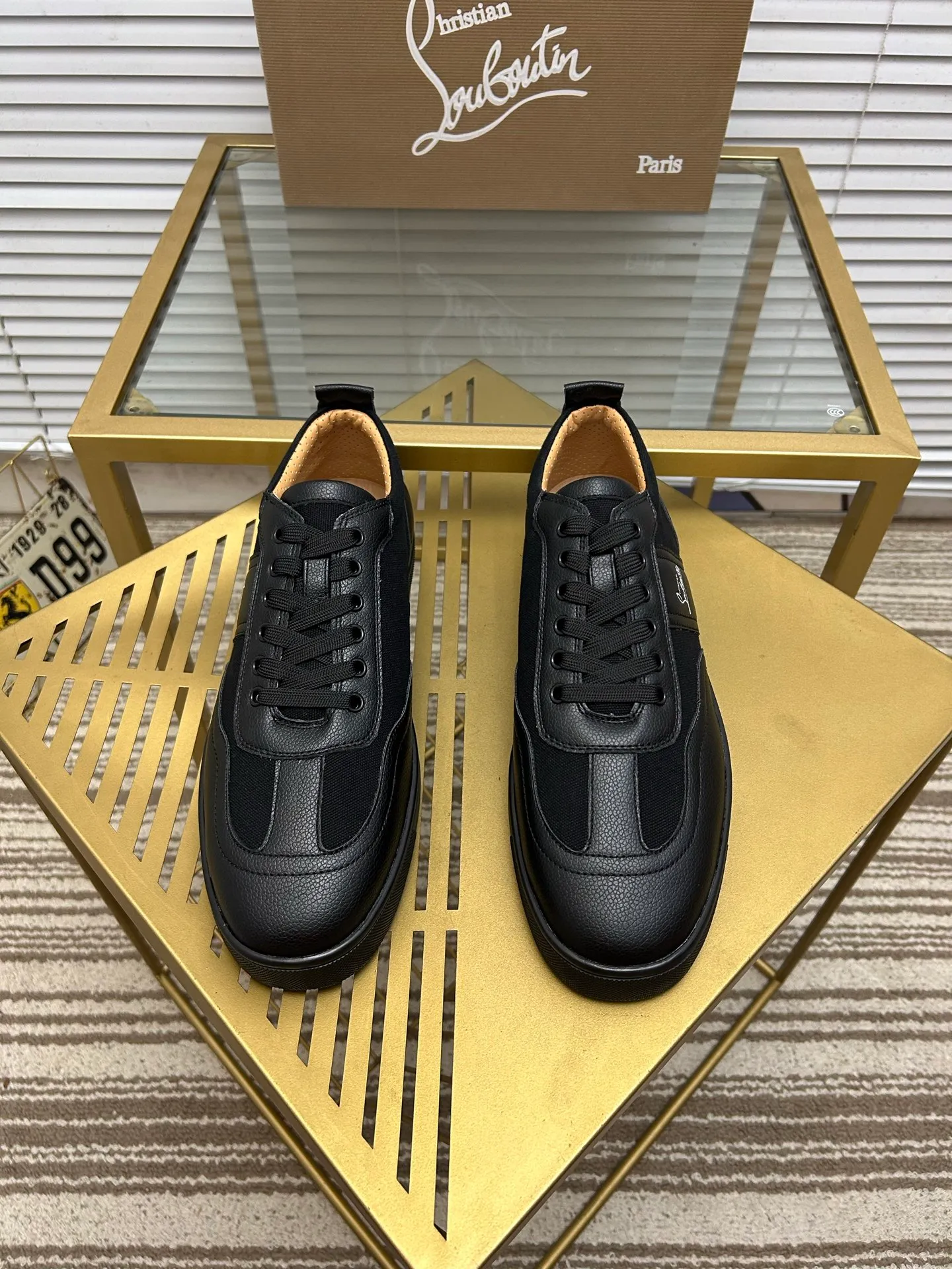 (Customized model) Ex-factory price is 520. christian louboutin (CL red sole shoes) counter series, casual sneakers for couples 📢 📢 📢 Exclusive hot style release 🎈🎈💪 Movable latex feet 👻 Finished outsole line [Proud] 😝Female 35-40# Male 38#-46, global supply😝 [Top version]: Original imported genuine leather upper, top original leather lining, original molded TPU outsole, original 1:1 detail processing, original shoe last,